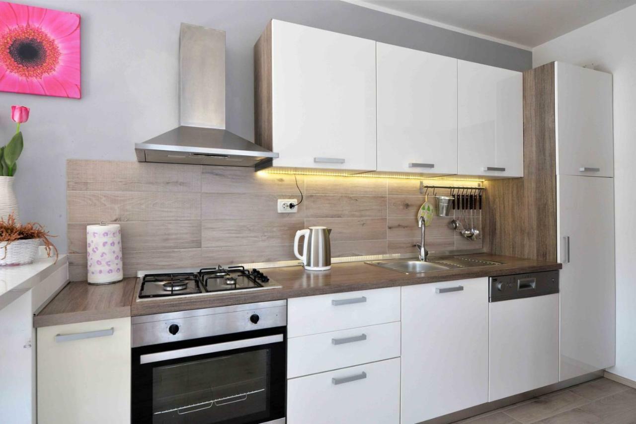 Apartment Kristina Murter Buitenkant foto