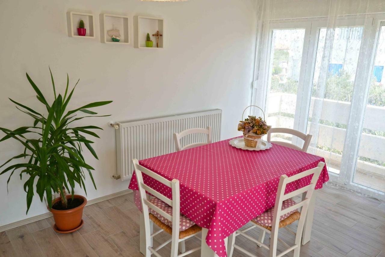 Apartment Kristina Murter Buitenkant foto