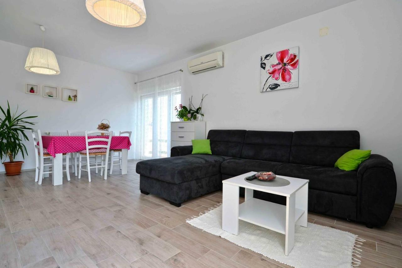 Apartment Kristina Murter Buitenkant foto